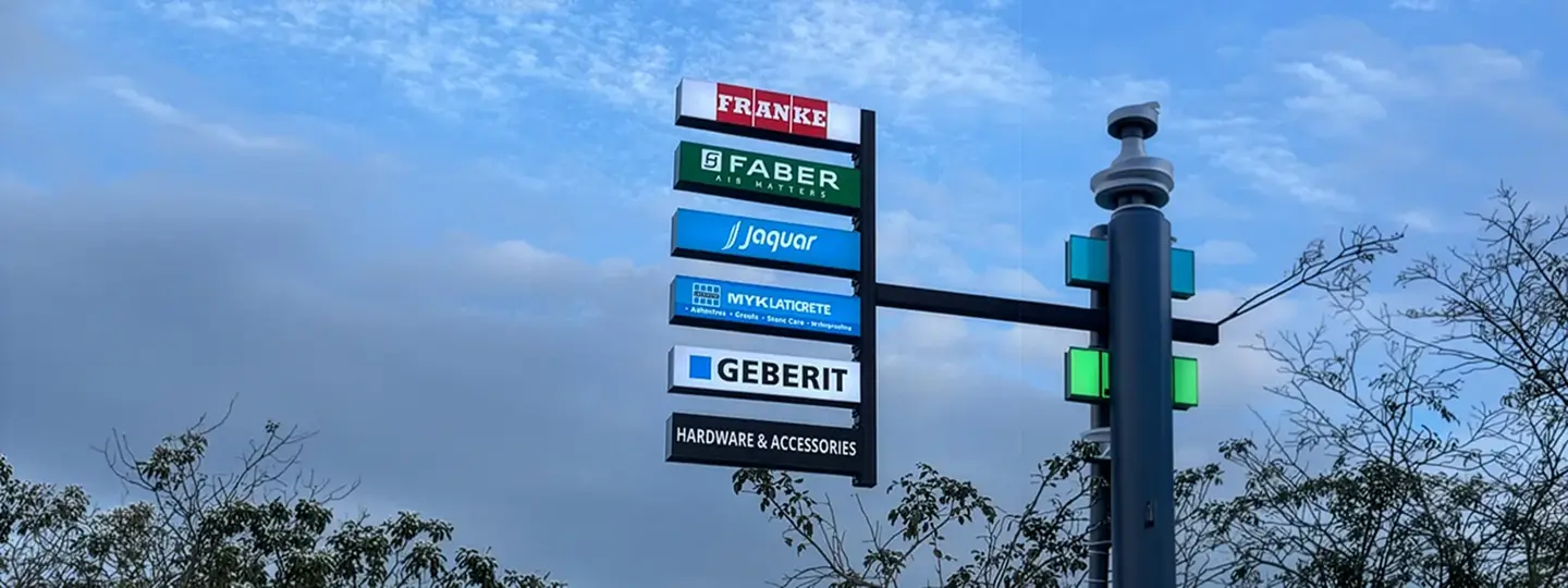 Pole mounted signages